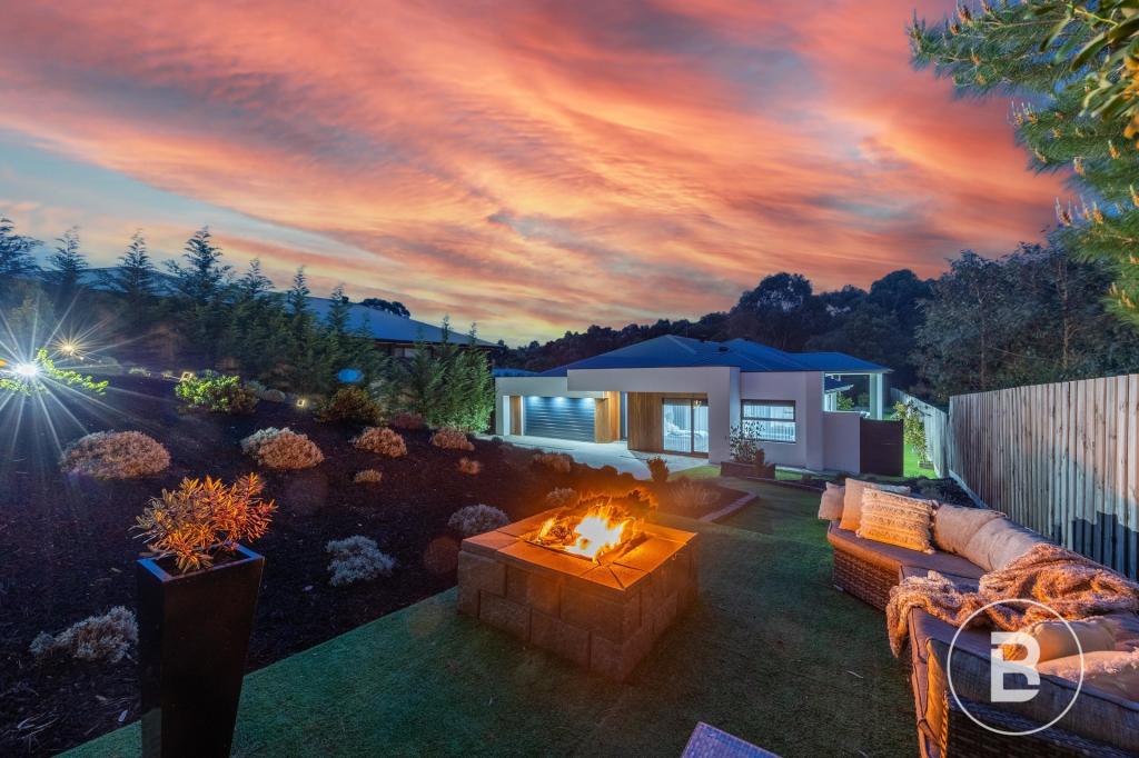 37 Hermitage Ave, Mount Clear, VIC 3350