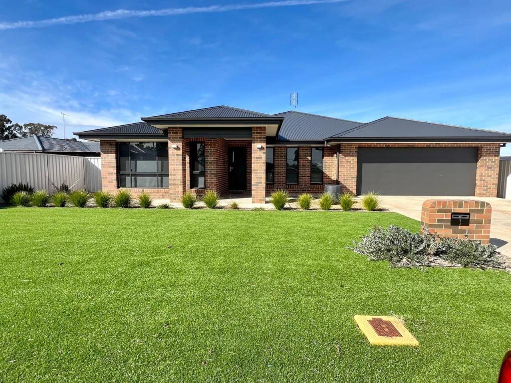 3 Fossickers Dr, Parkes, NSW 2870