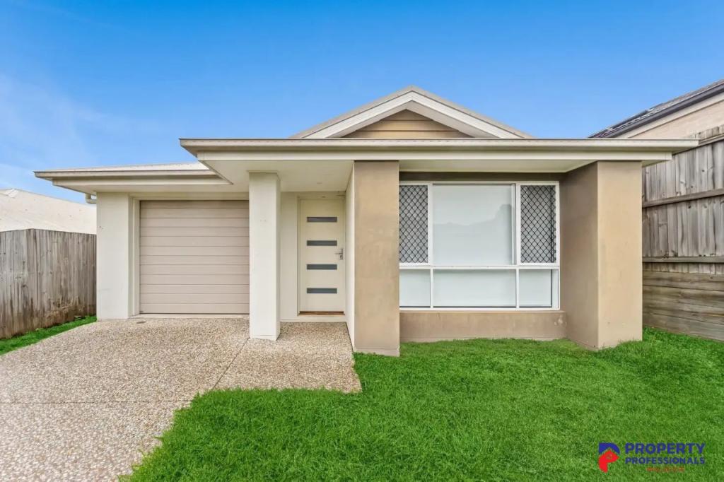 8 Rosella St, Redbank Plains, QLD 4301