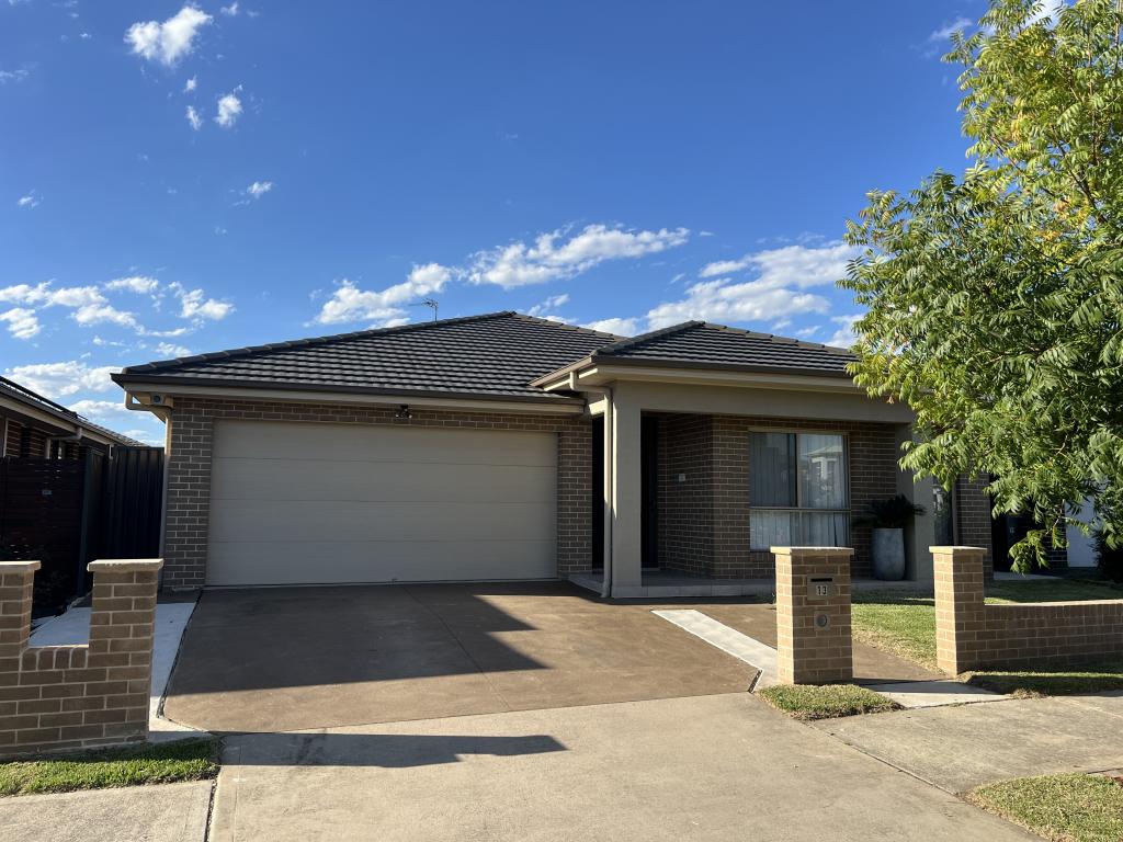 13 RENTON ST, MARSDEN PARK, NSW 2765