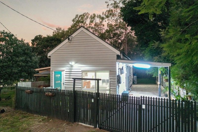 17a Station Rd, Riverview, QLD 4303