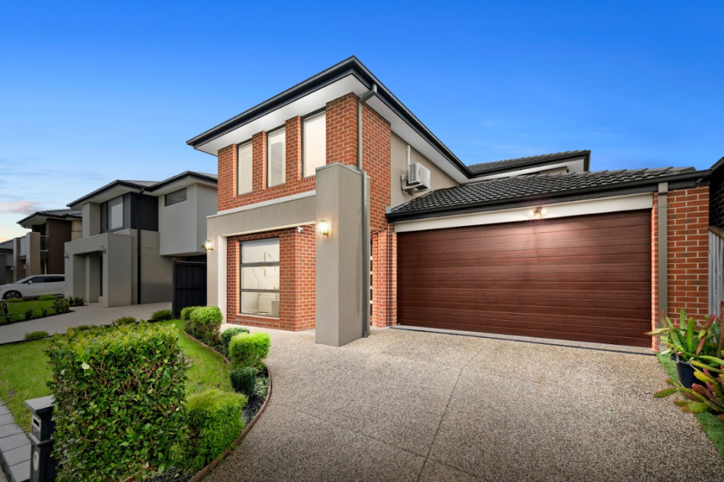 12 Seed Cres, Clyde North, VIC 3978