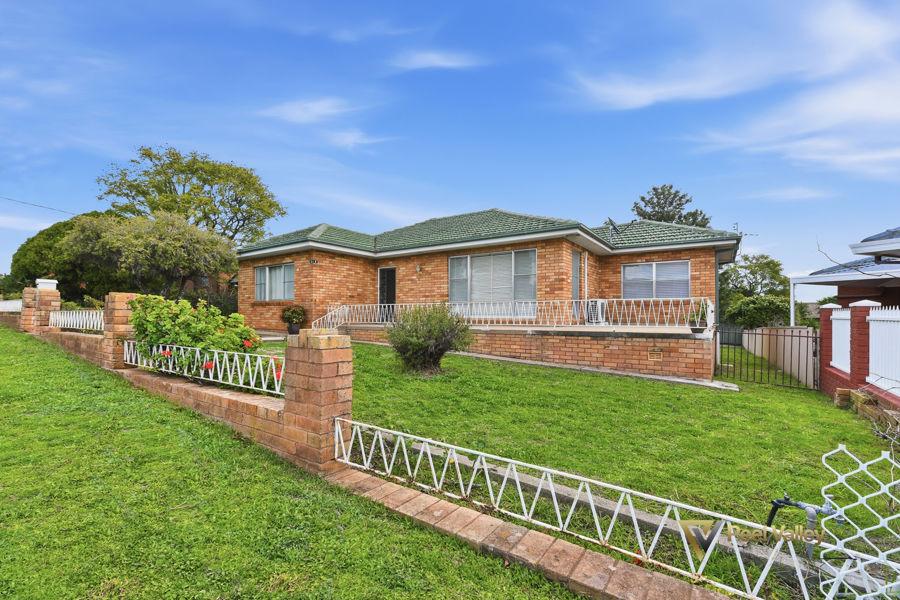 6 Reservoir St, Hillvue, NSW 2340