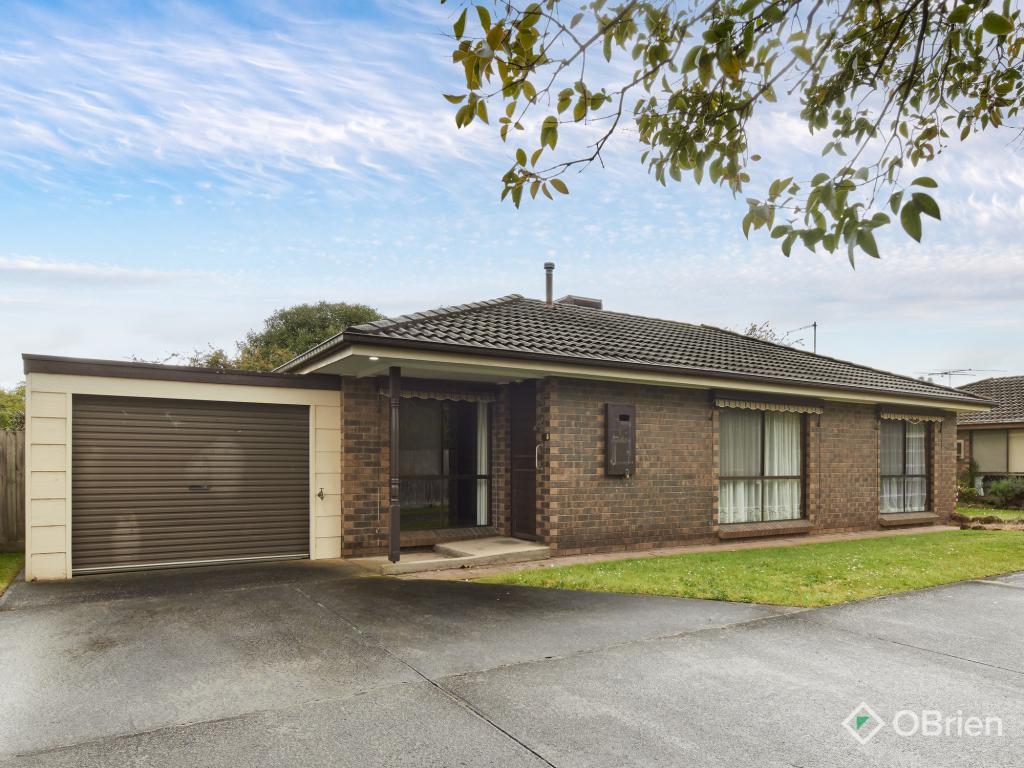 2/11 MACKEY ST, LONGWARRY, VIC 3816