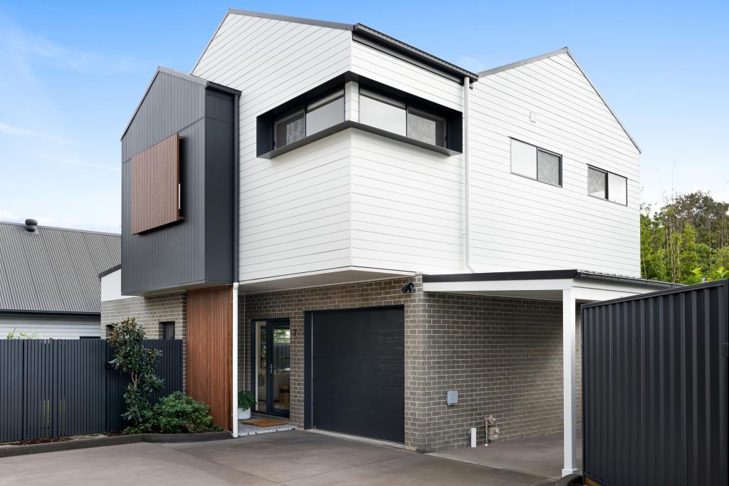 2/20a Kitchener Pde, Mayfield East, NSW 2304