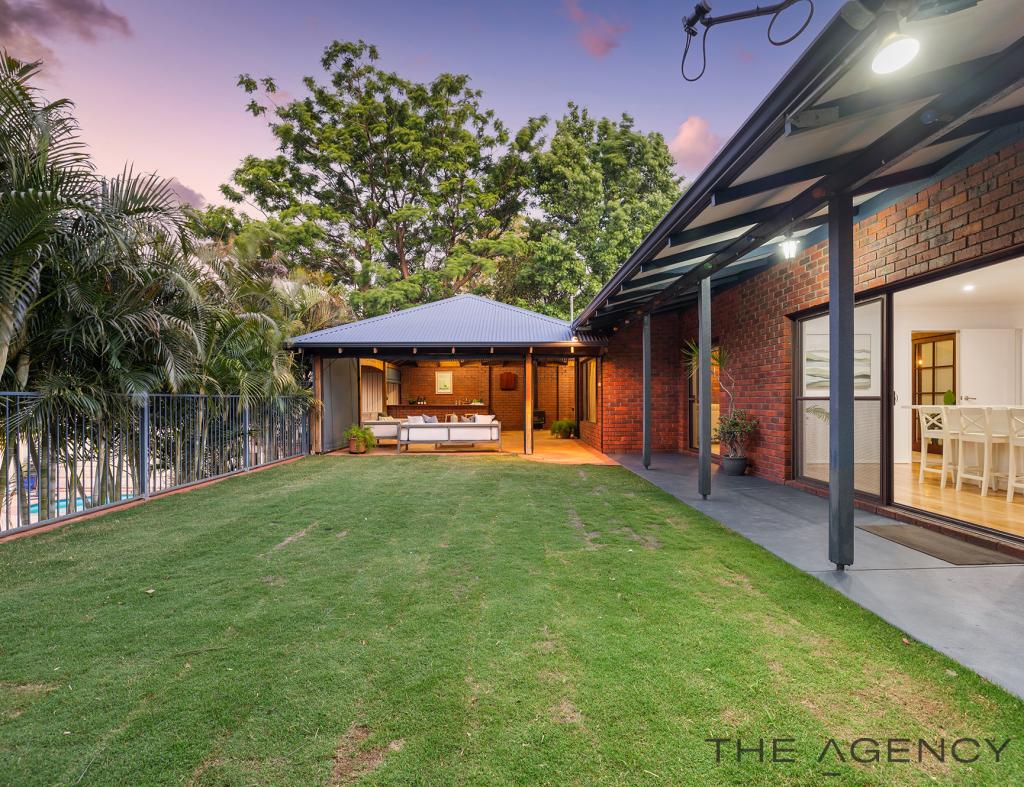 4 SNOWBALL RD, KALAMUNDA, WA 6076