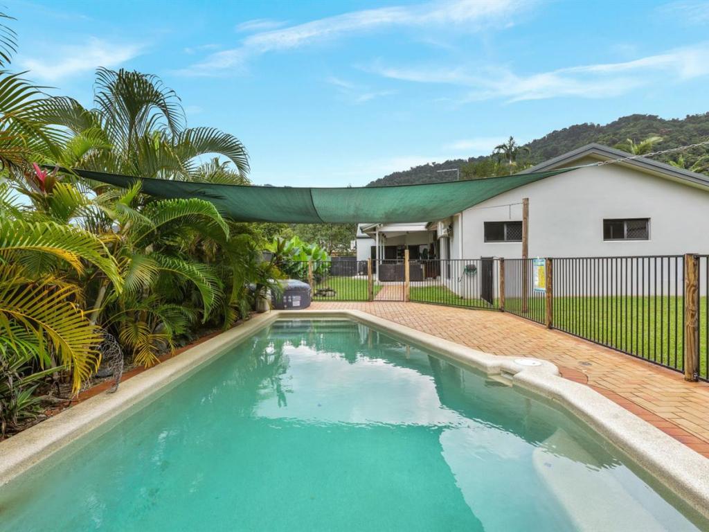 40 Red Ochre St, Redlynch, QLD 4870