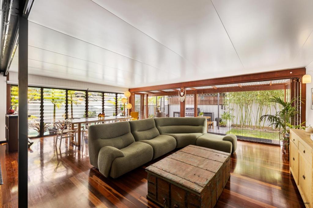 27 Boyd St, Tugun, QLD 4224