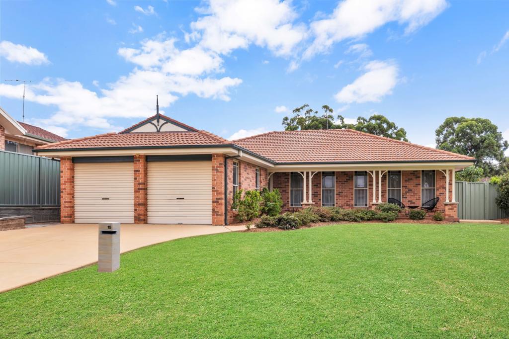 15 Denton Gr, Quakers Hill, NSW 2763