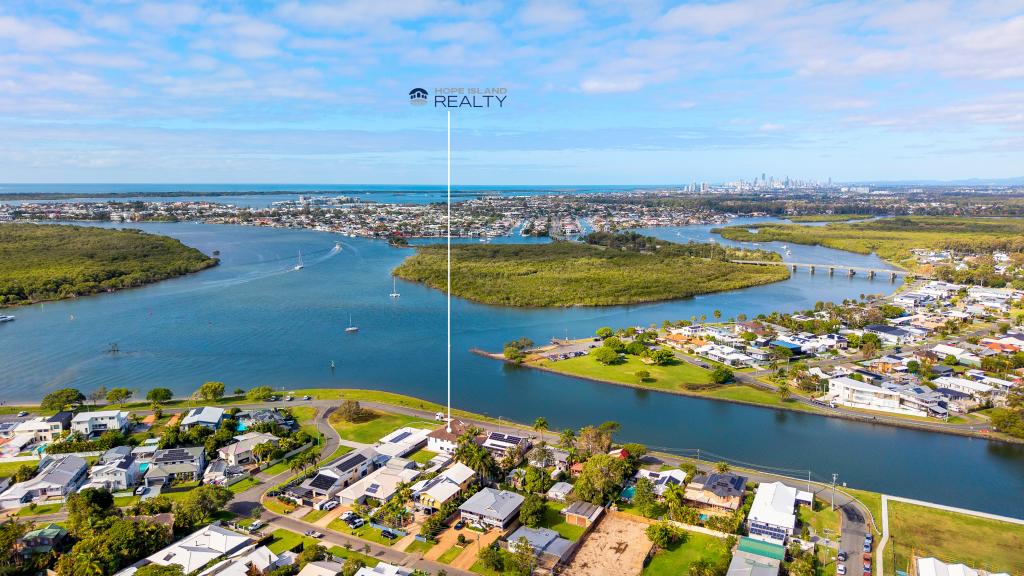 14 Pool St, Hope Island, QLD 4212