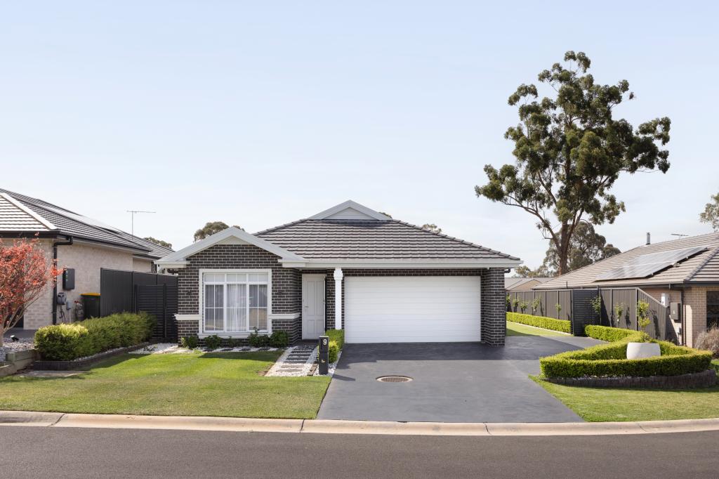 9 Highland Cres, Thirlmere, NSW 2572