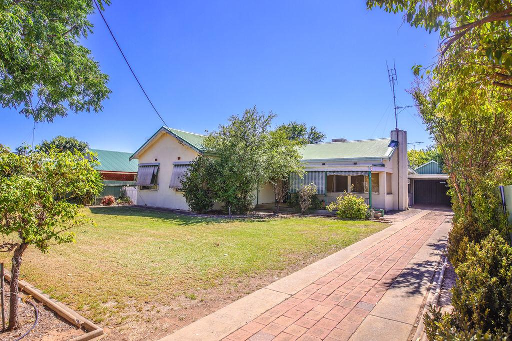 359 Wood St, Deniliquin, NSW 2710