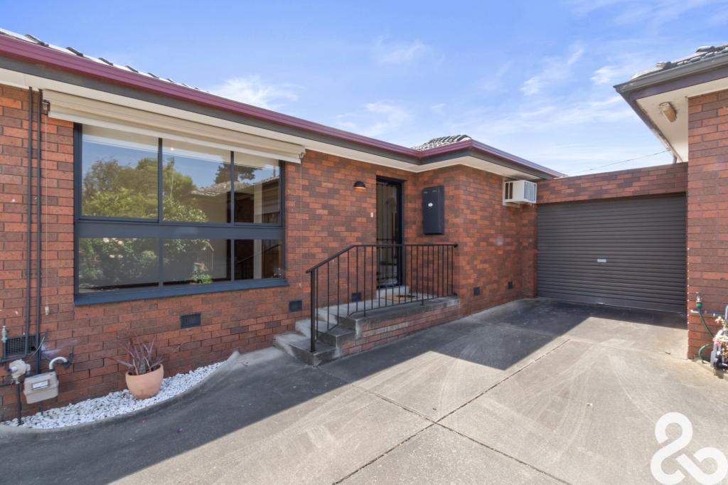 3/8 HOBBS CRES, RESERVOIR, VIC 3073