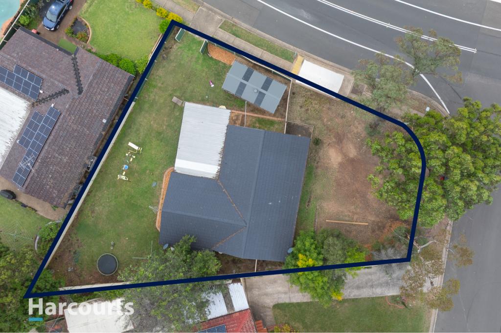 1 Pine Creek Cct, St Clair, NSW 2759