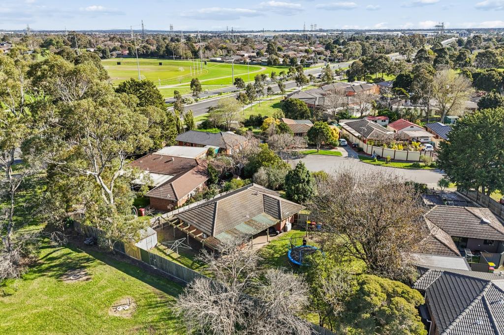 16 Phillip Ct, Cranbourne North, VIC 3977