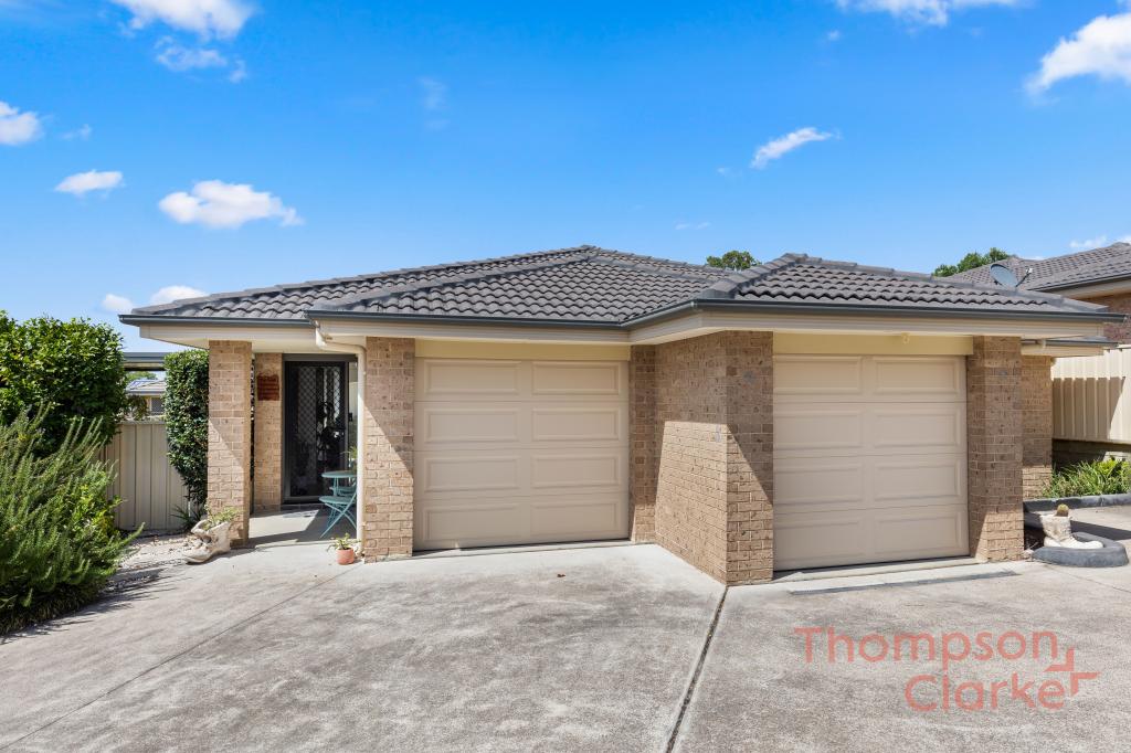 2/8 Neptune Cl, Rutherford, NSW 2320