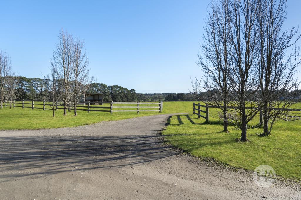 8 Wonderland Ave, Tuerong, VIC 3915