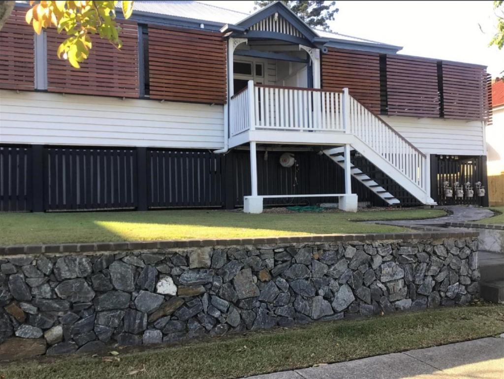 1/9 Elfine St, East Brisbane, QLD 4169