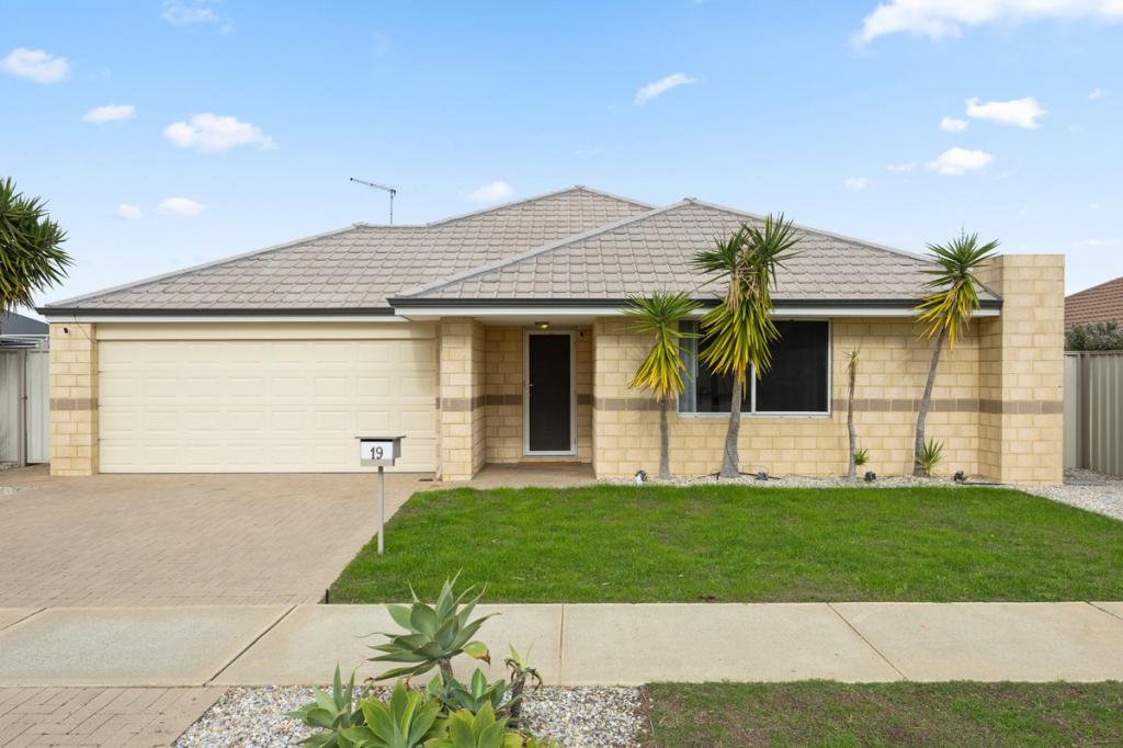 19 CARCIONE AVE, SECRET HARBOUR, WA 6173