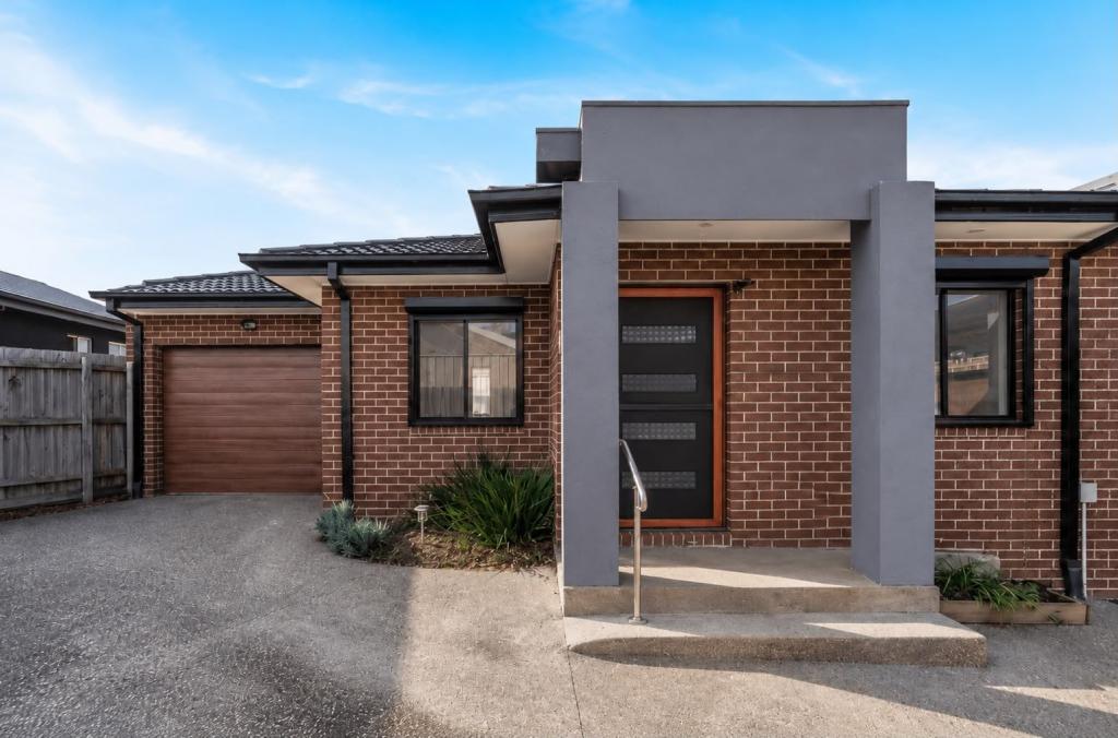 2/49 Gillingham Cres, Craigieburn, VIC 3064