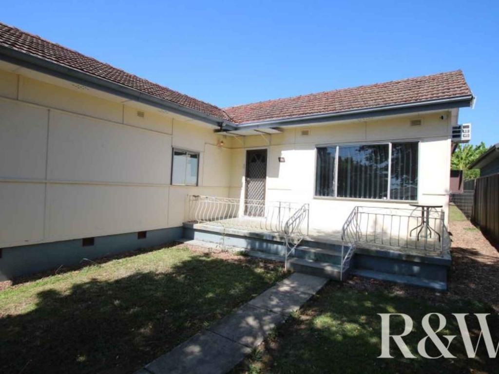 1/132 CENTENARY RD, SOUTH WENTWORTHVILLE, NSW 2145