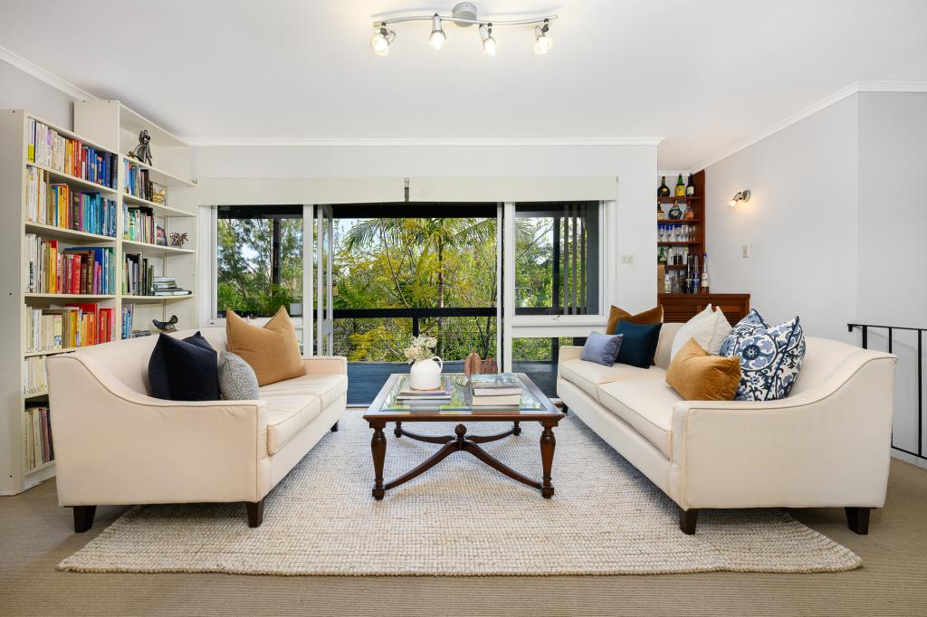 2 SATTERLEY AVE, TURRAMURRA, NSW 2074