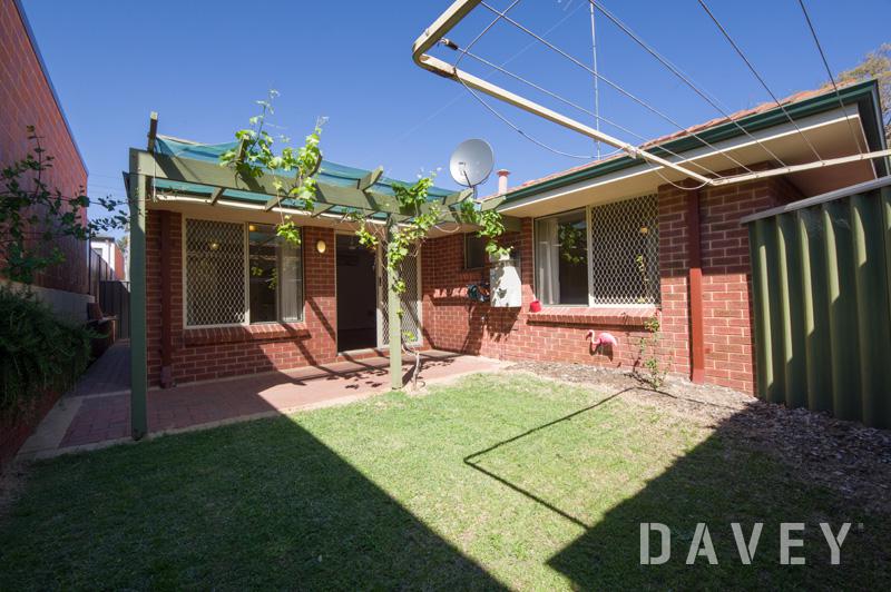 2/92 Ewen St, Scarborough, WA 6019