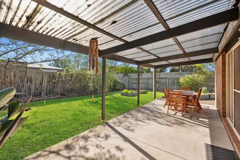 214 Barwarre Rd, Grovedale, VIC 3216