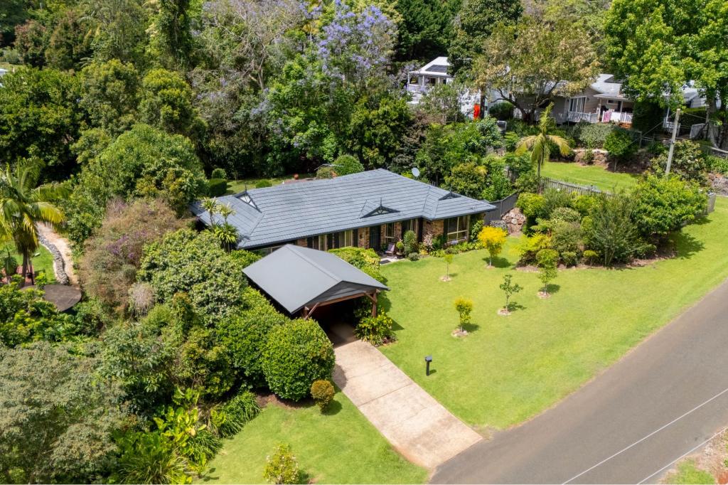 5 Mayon Ct, Tamborine Mountain, QLD 4272
