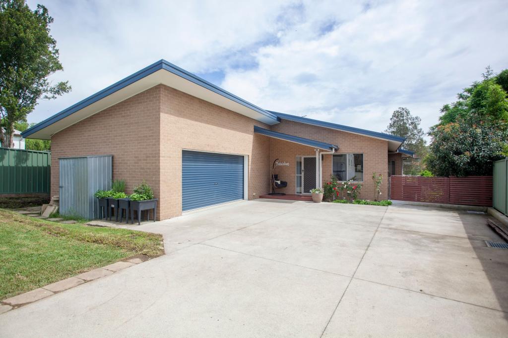 19A BAHTOO PDE, TAREE, NSW 2430