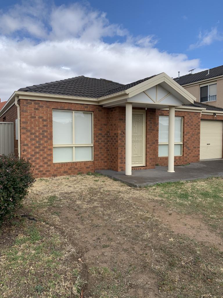 8 Wyperfeld Cct, Caroline Springs, VIC 3023