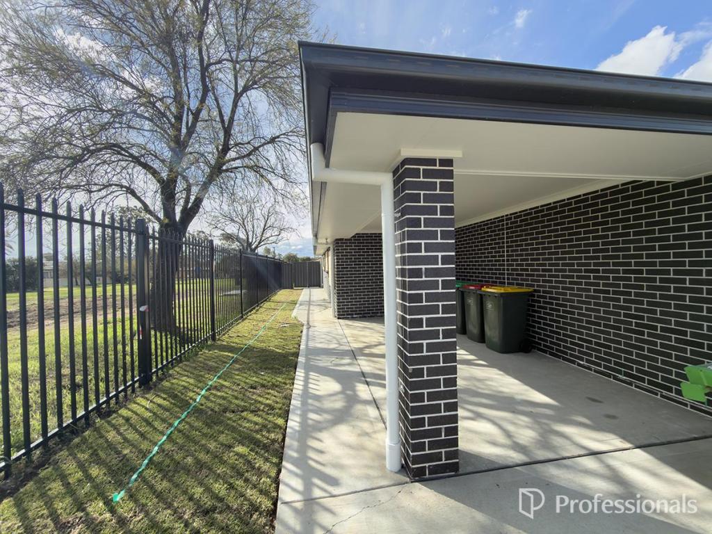 2/37 Green St, West Tamworth, NSW 2340