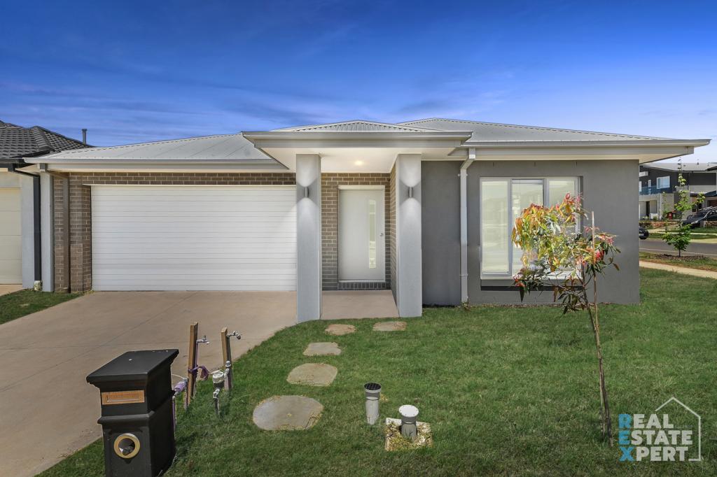 2 SALVIA WAY, CLYDE NORTH, VIC 3978
