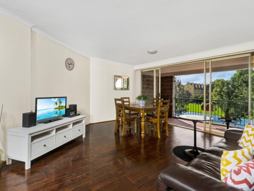 8/1-3 Thomas St, Hornsby, NSW 2077