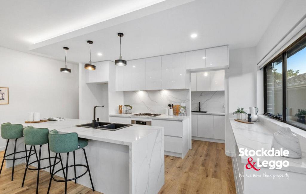 2A MARKS ST, PASCOE VALE, VIC 3044