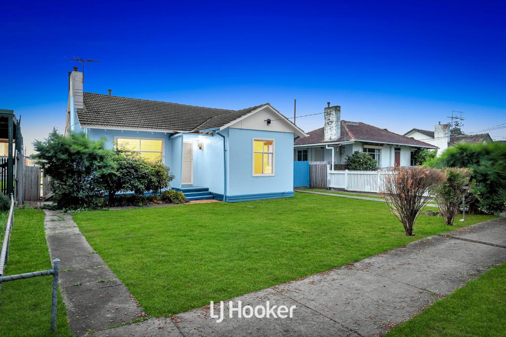 16 OLEANDER ST, DOVETON, VIC 3177