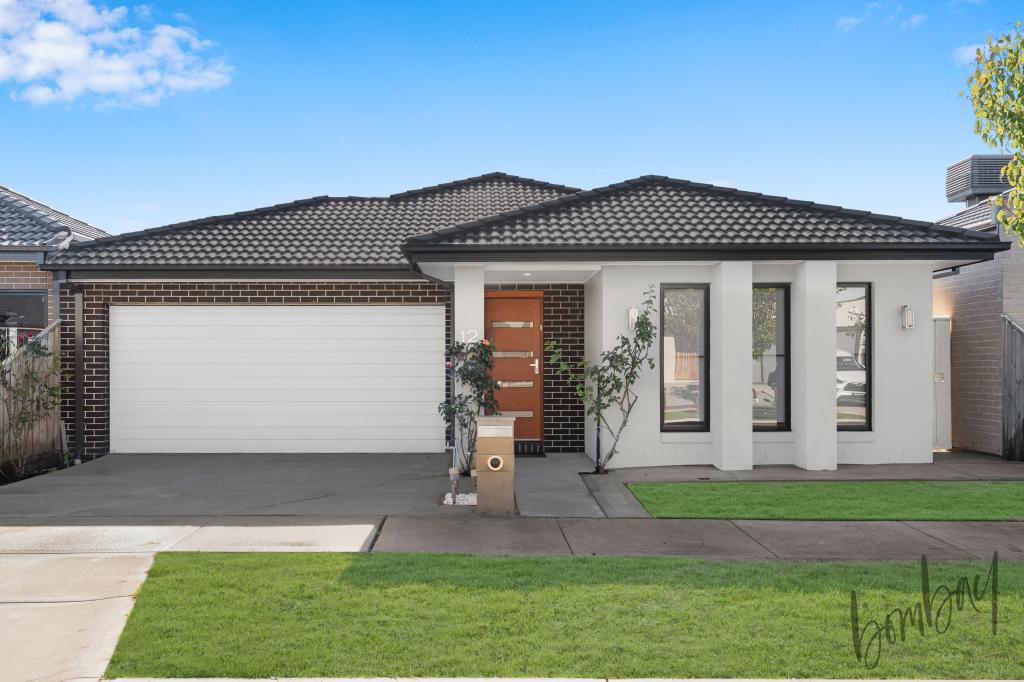 12 Bastings Ave, Mickleham, VIC 3064