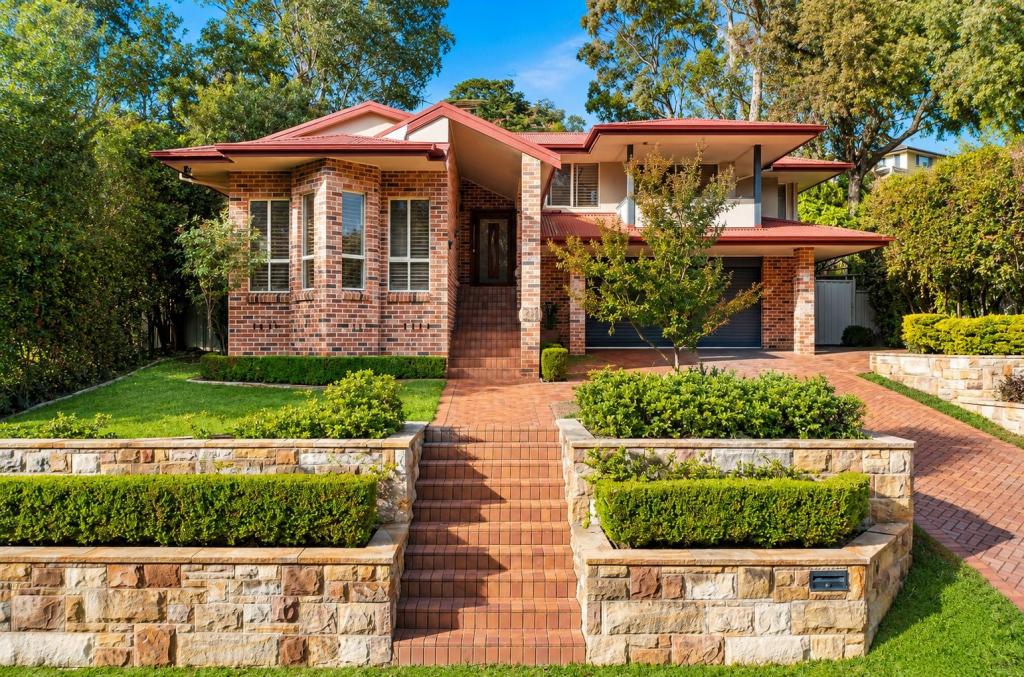 84 Beaumaris Dr, Menai, NSW 2234