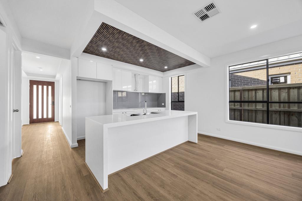 39 WHITBY CCT, FRASER RISE, VIC 3336