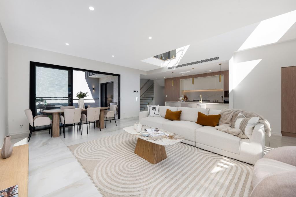 124 Denman Rd, Georges Hall, NSW 2198