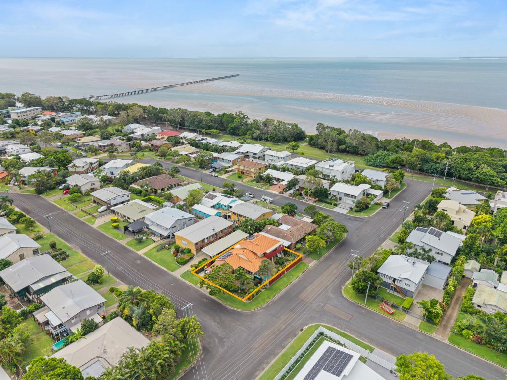 82 Hibiscus St, Urangan, QLD 4655
