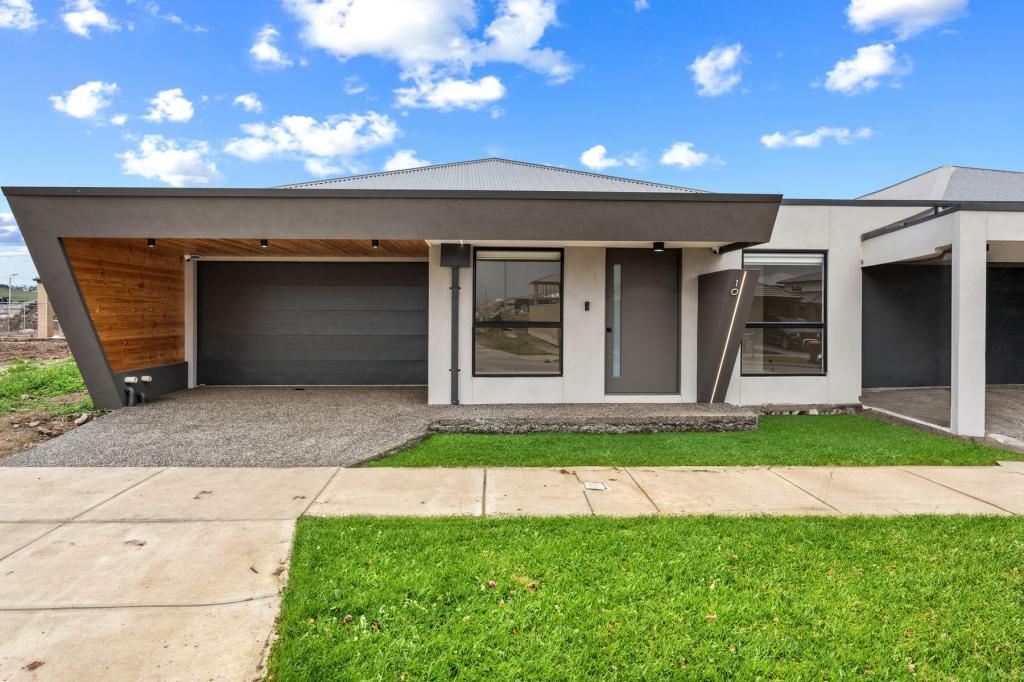 10 Langridge Way, Mickleham, VIC 3064