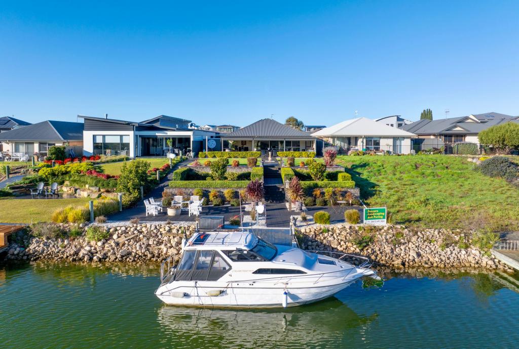 24 Blanche Pde, Hindmarsh Island, SA 5214