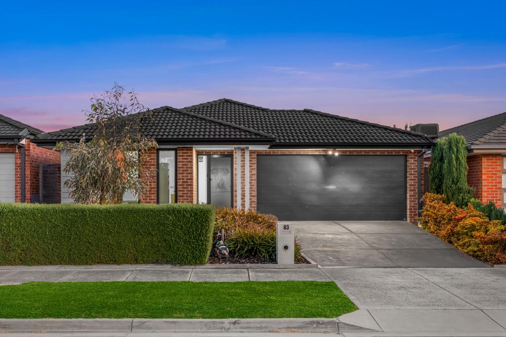83 Karawarra Cct, Cranbourne North, VIC 3977