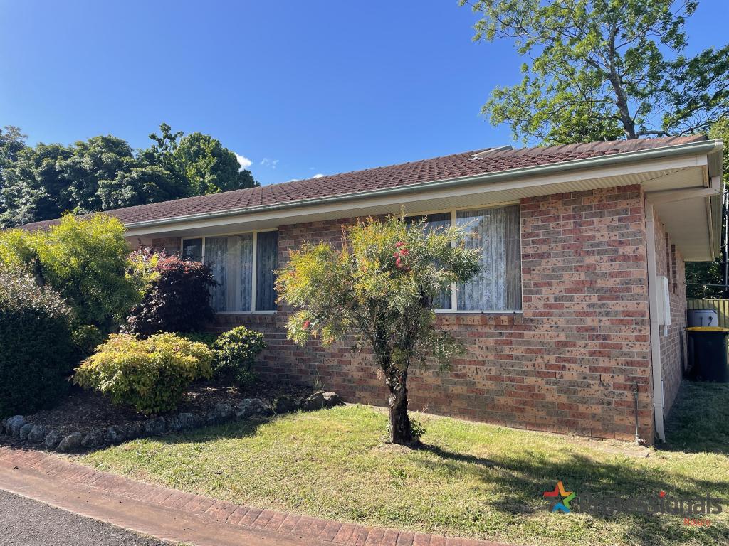 3a Herbert Cl, Bomaderry, NSW 2541