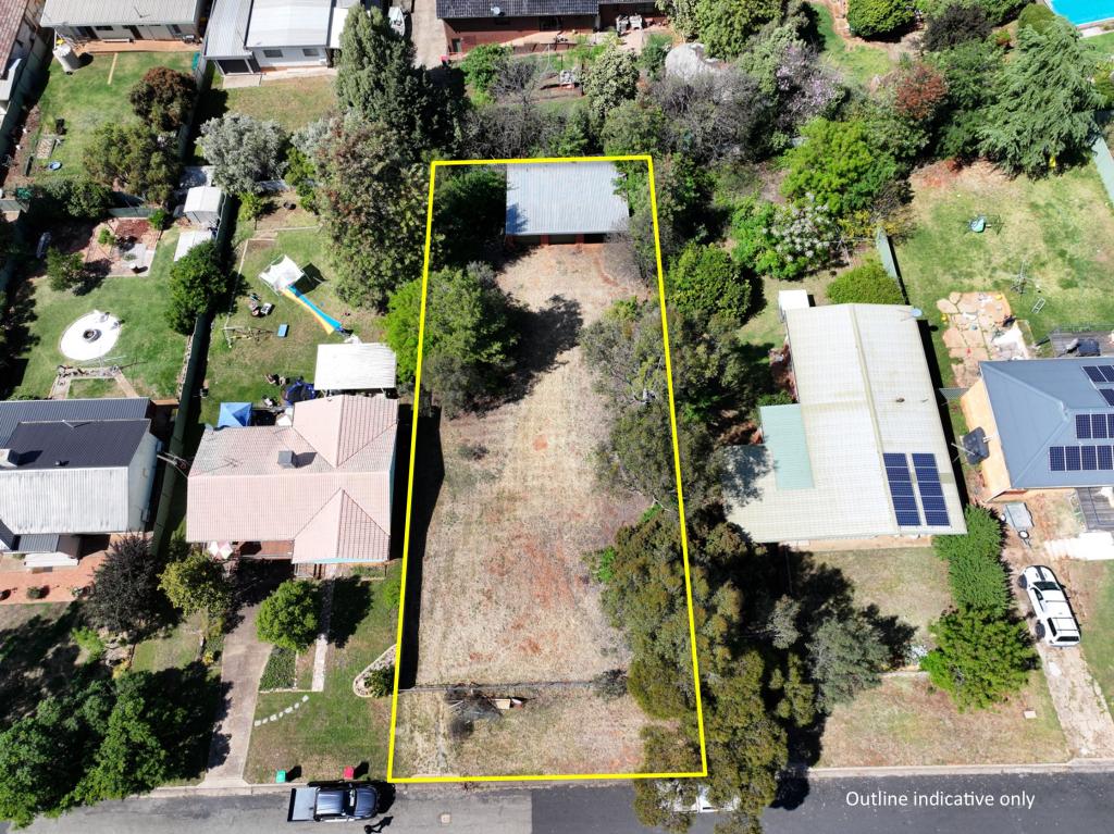 11 EVANS PDE, PARKES, NSW 2870