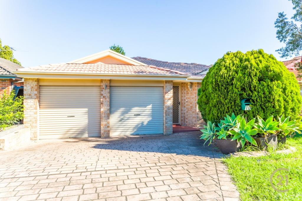 10 Kitchener Ct, Holsworthy, NSW 2173