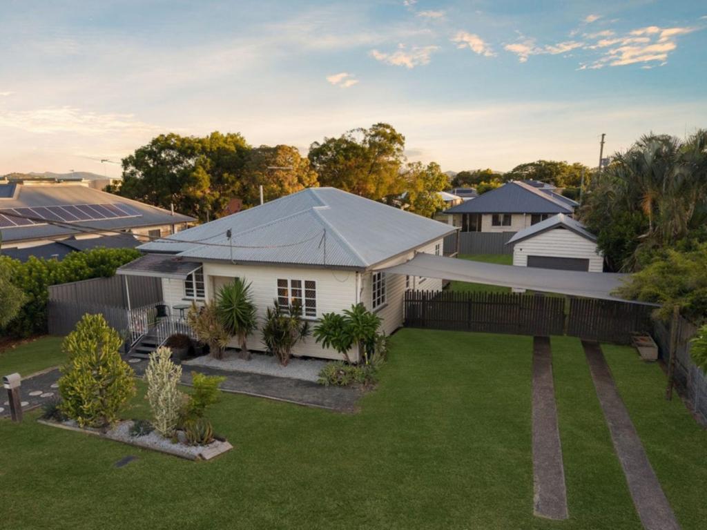 39 Rex St, Eastern Heights, QLD 4305