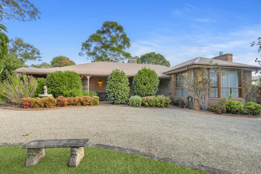 13 Delmont Ct, Mooroolbark, VIC 3138