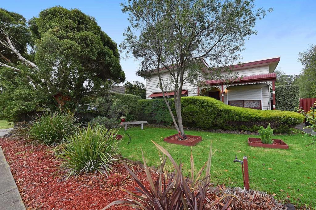 15 Lawson St, Sunbury, VIC 3429